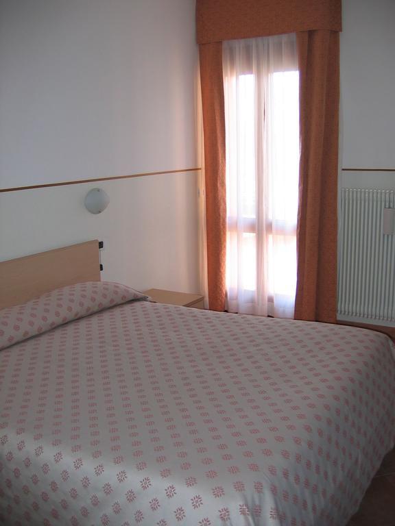Hotel Da Si-Si Gemona del Friuli Chambre photo